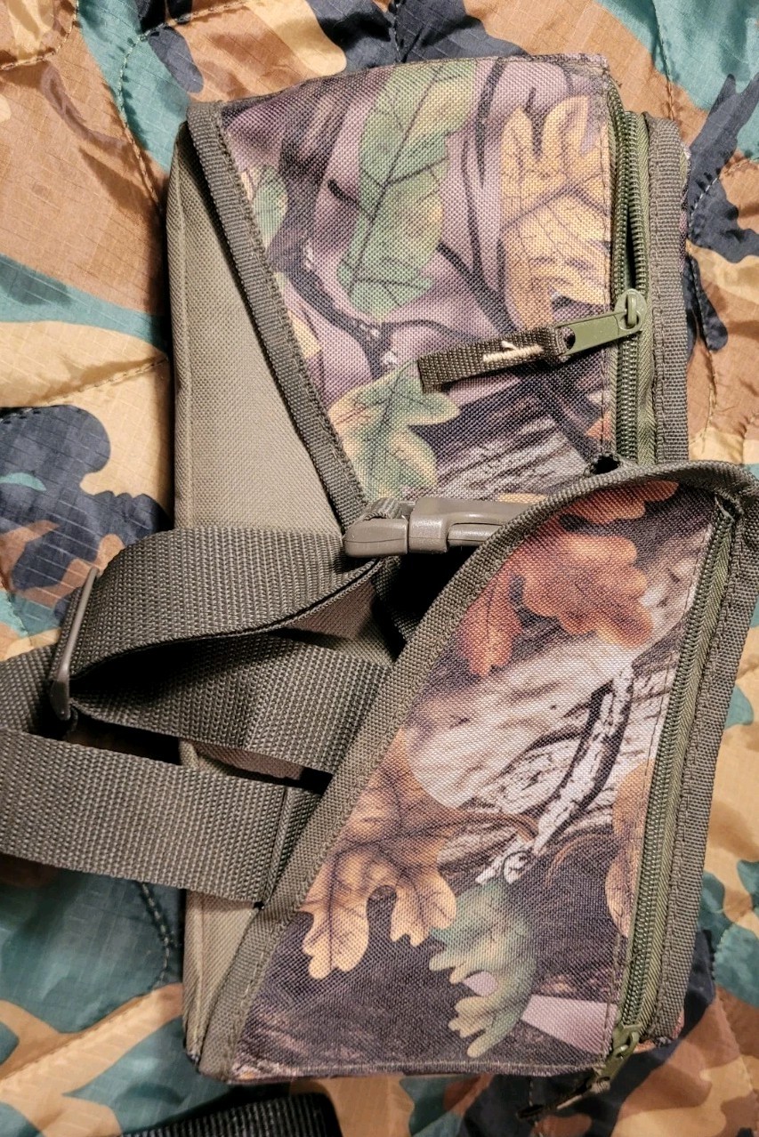 Black Ash Tree Stand Wingman With Camo Wast Pack