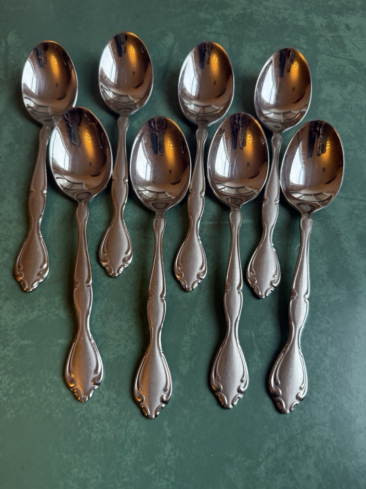 Set of 8 Oneida Deluxe Chateau Stainless 6 7/8" Oval Soup Spoons