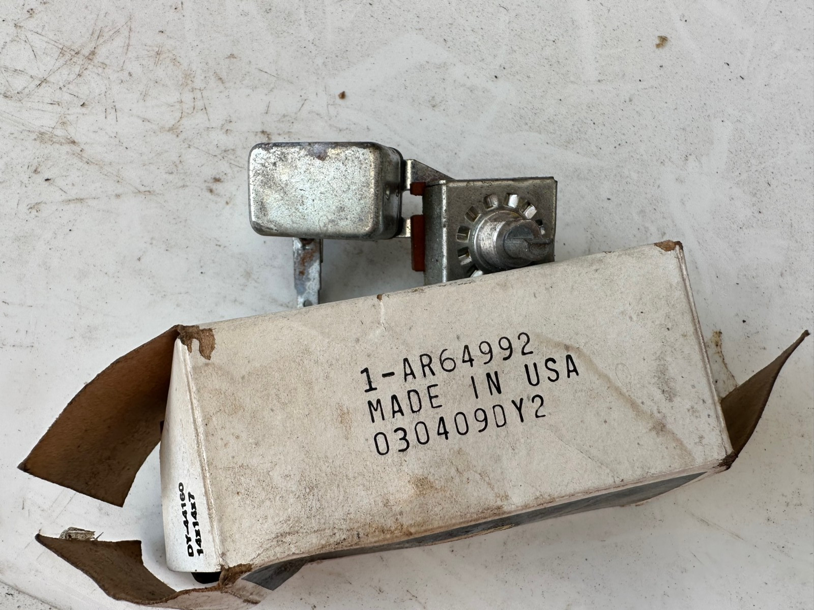 John Deere AR64992 Rotary Switch -B-