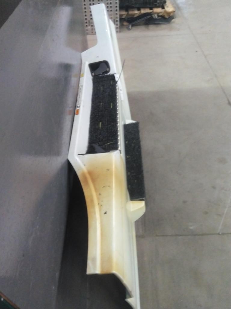 For 2016 VOLVO VNL SIDE FAIRING Right , IL