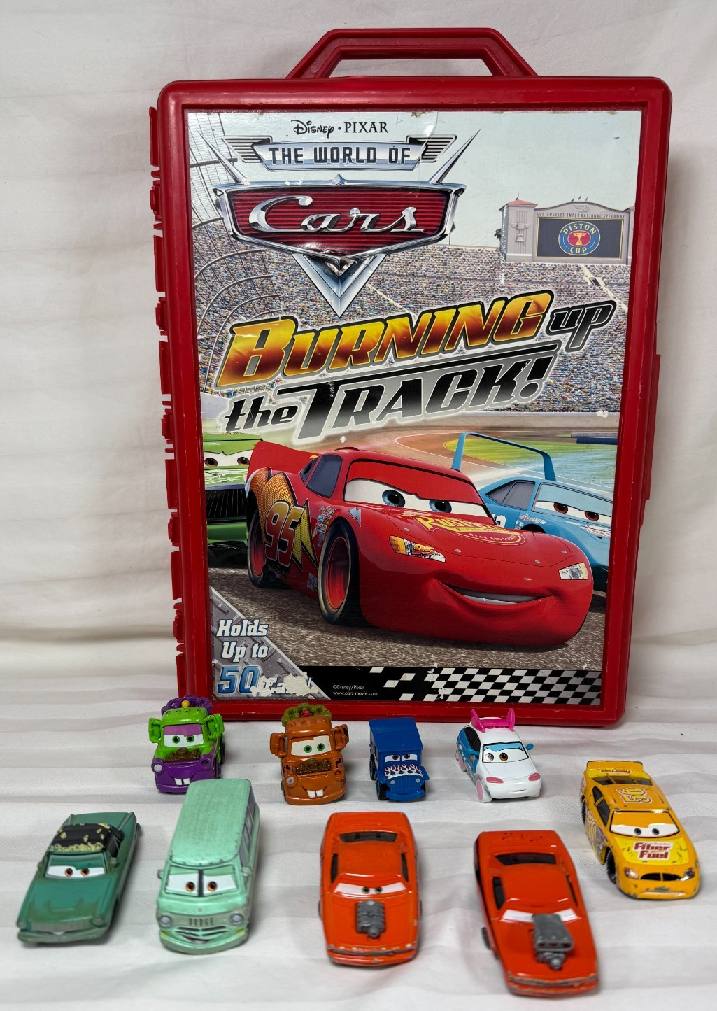 Disney Pixar CARS Red Plastic Carrying Case Holds Up to 50 Cars With 9 car lot!
