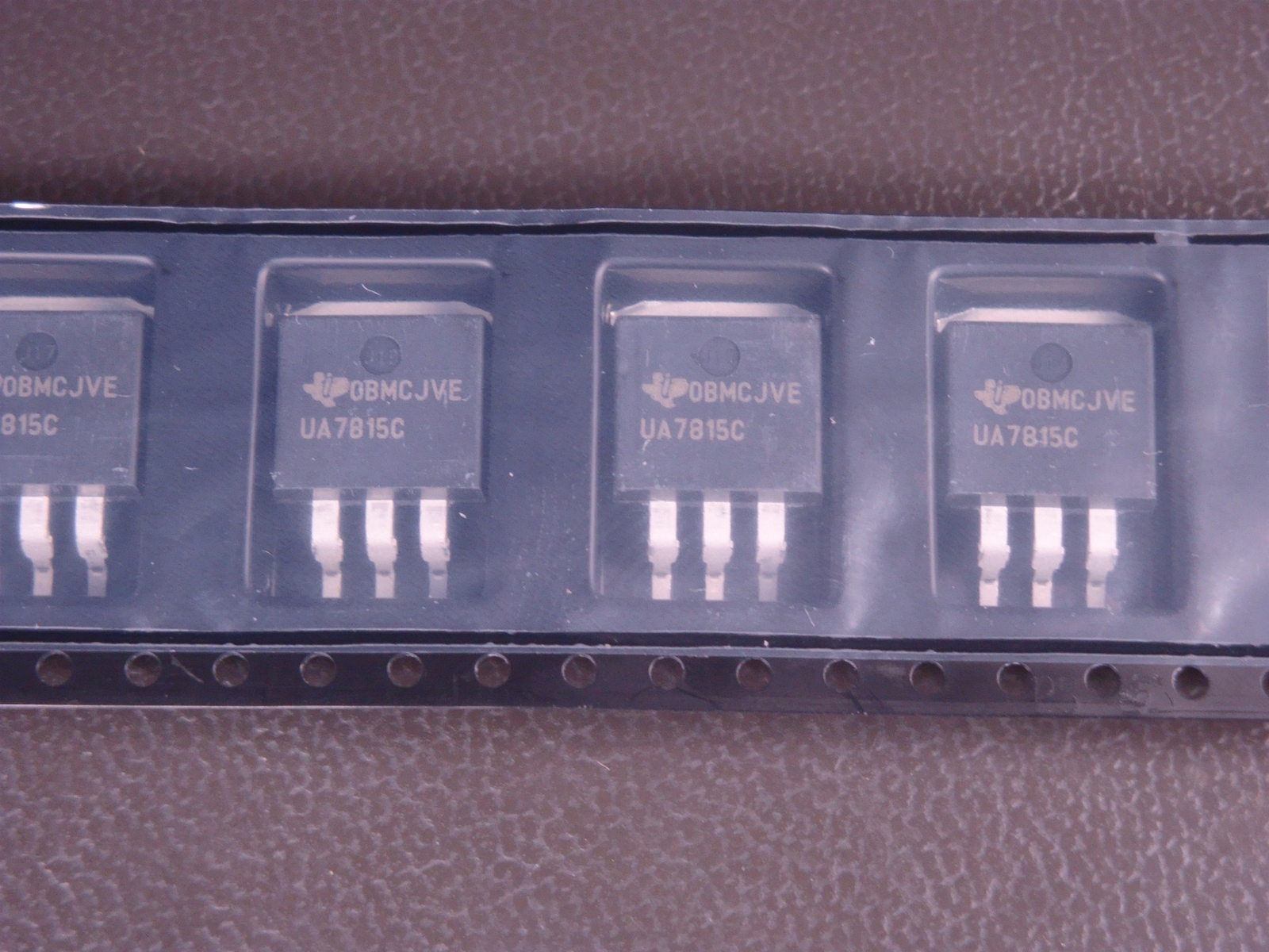Lot of 10 UA7815CKTTR Texas Instruments Positive Voltage Regulator 15V 1.5A 4Pin