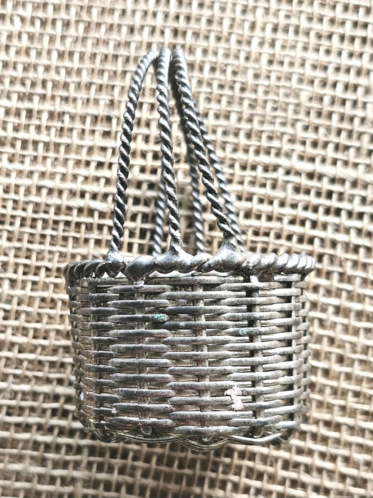 Minature Silverplated Woven Round Wire Backet 3"x2"