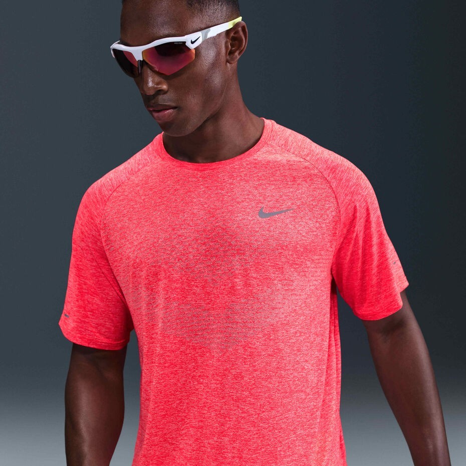 NEW Men's Size M Nike Stride Dri-FIT ADV Running T Shirt Top Small HV5203-635
