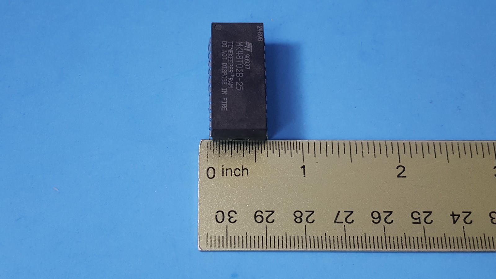 ONE- IC TIMER, PDIP24, STMicroelectronics, TIMEKEEPER SRAM, MK48T02B-25