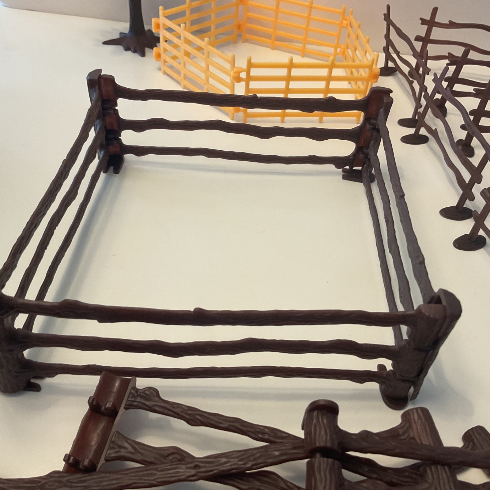 Farm Animal Plastic Fences 3 Different Sets Yellow & Brown with Tree