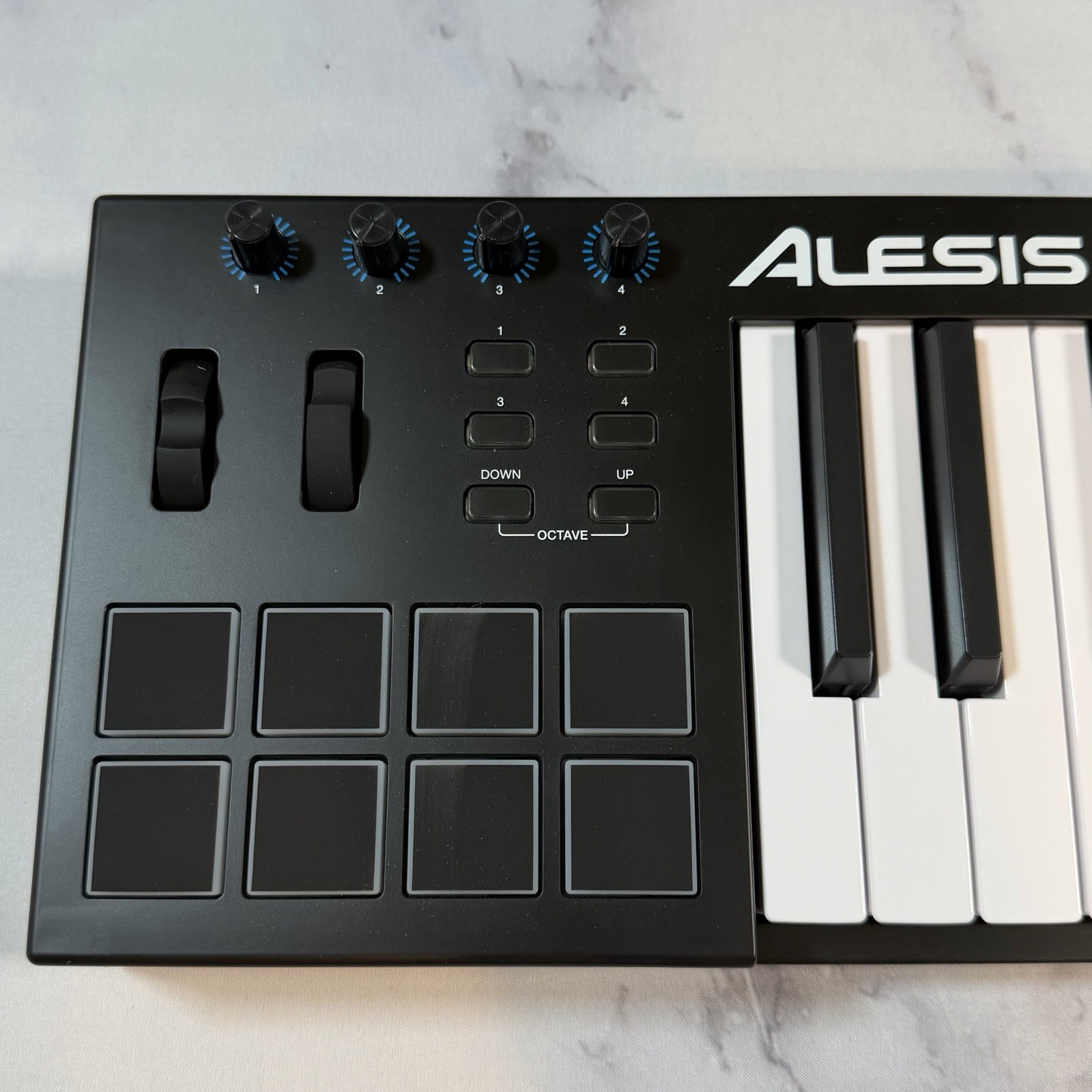BNIB Alesis V49 49-Key USB MIDI Keyboard Controller - Tested