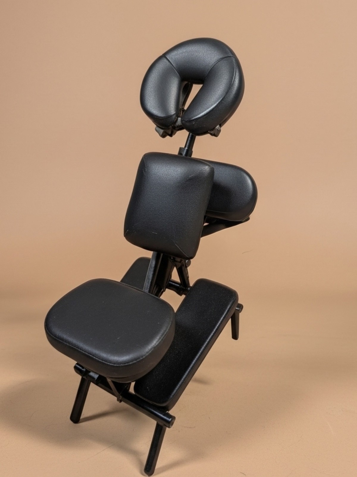 NRG Grasshopper Portable Massage Chair in Black