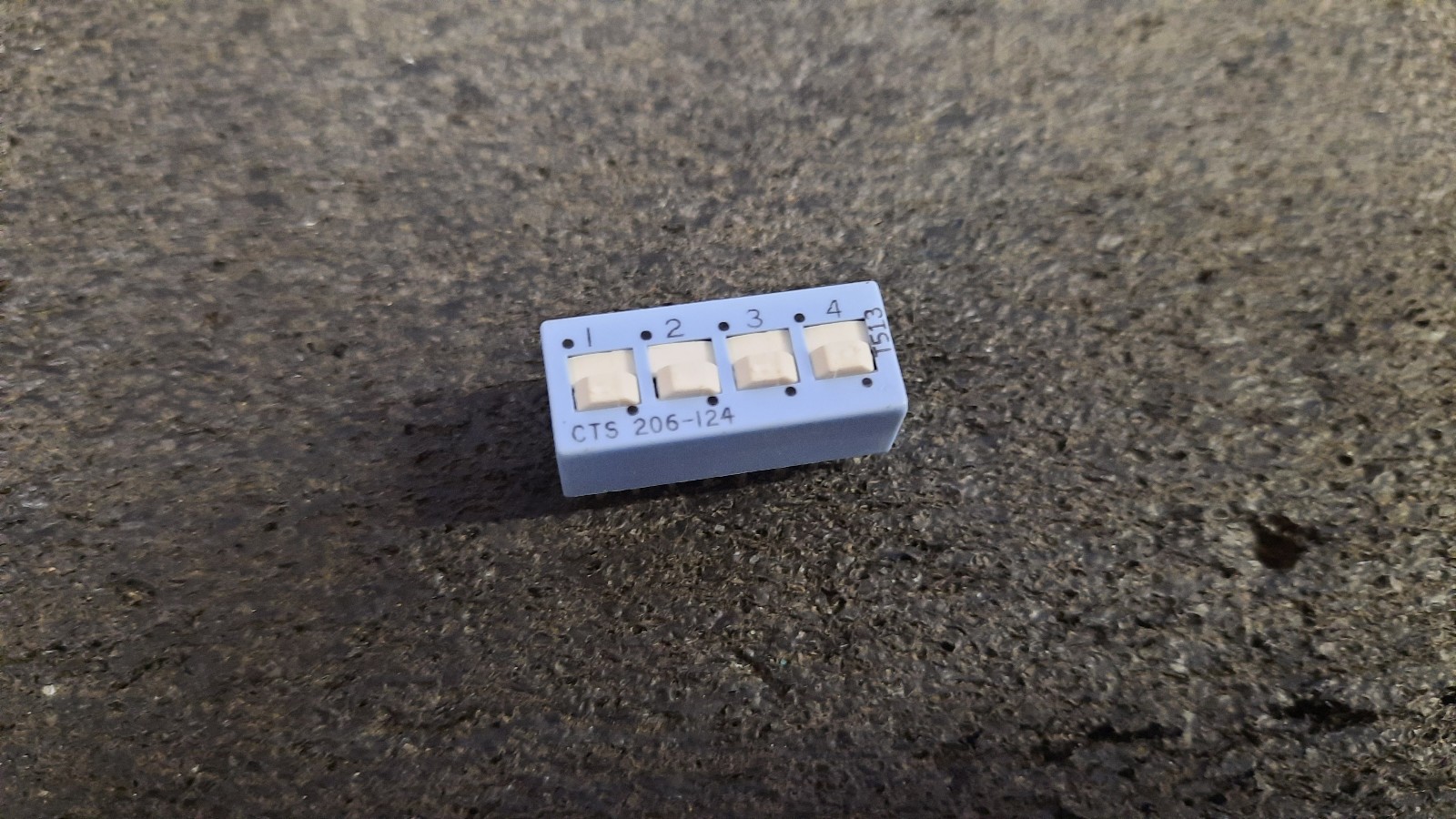 CTS CTS206124 4 position dpst slide DIP switch new lot Quantity 15