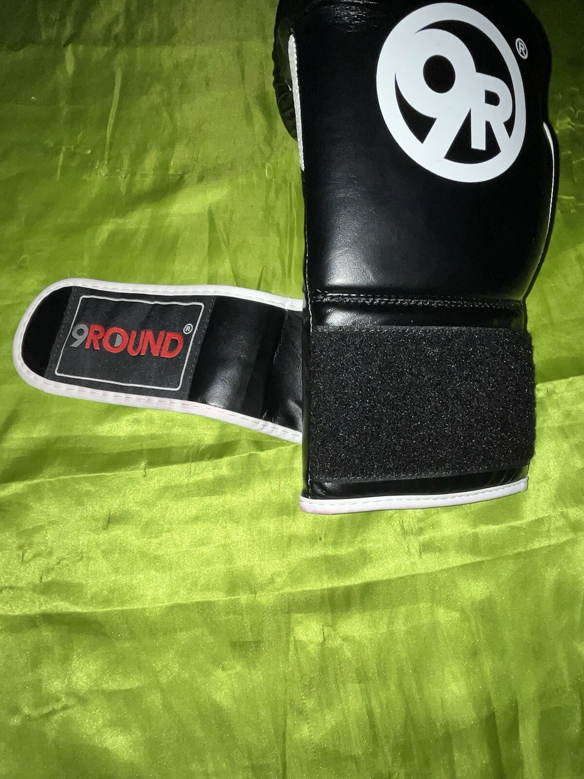 9 ROUND Boxing Gloves 10oz Black White Hook And Loop Straps