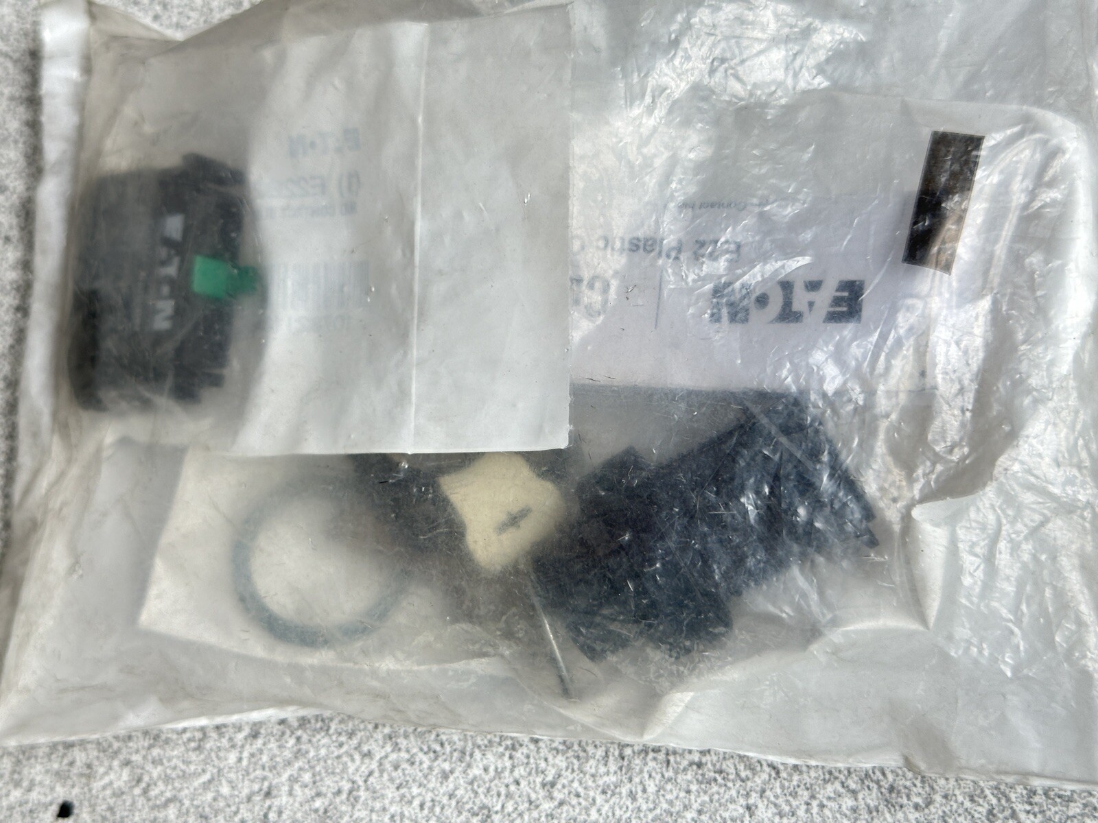 NEW Eaton Cutler Hammer E22KB53A 2-Position Keyed Maintained Selector Switch