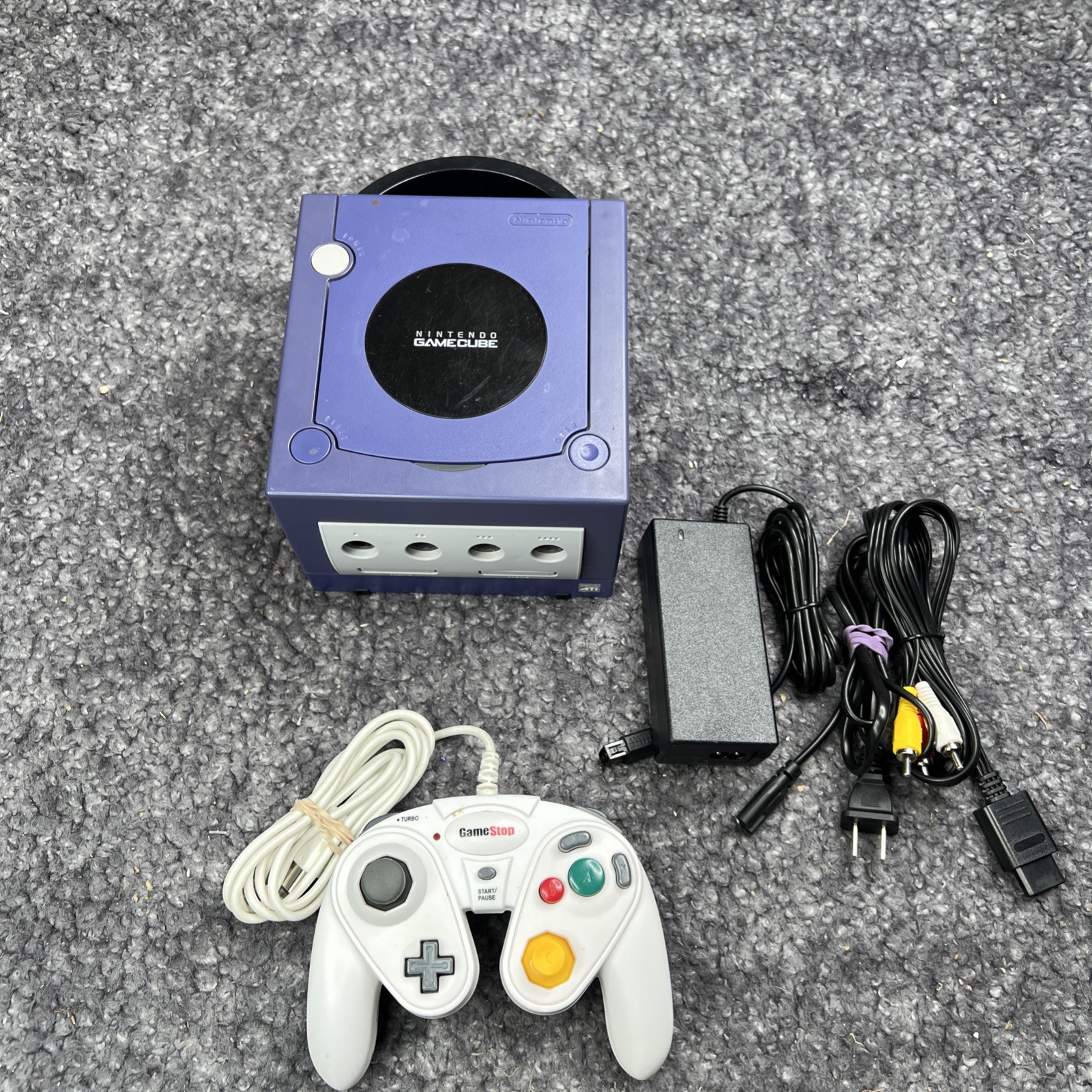 Nintendo GameCube DOL-001 Video Game Console - Indigo With Controller. TESTED***