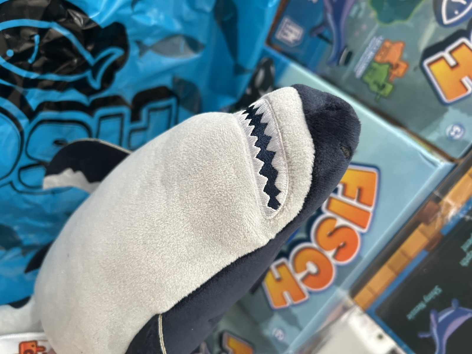 Fisch Deluxe Plush & DLC Included Megalodon Fish Plush