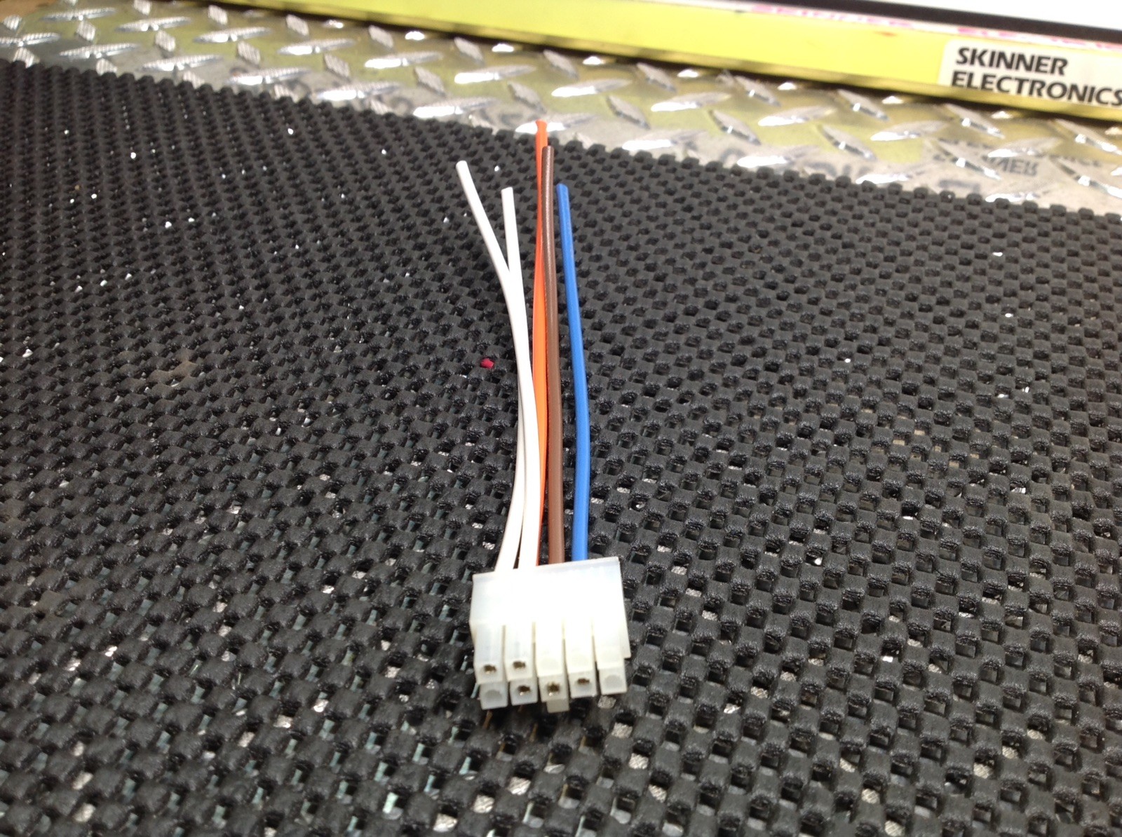 Federal Signal PA300 Harness Plug With 6" Leads For R Series