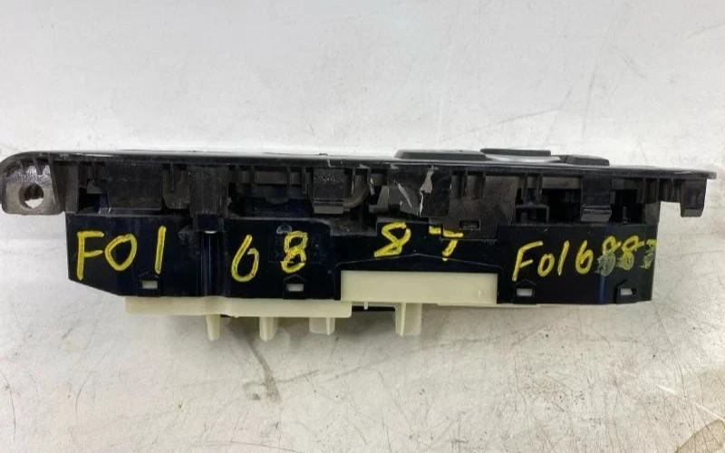 2016-2018 Kia Sorento Driver Side Front Master Window Mirror Switch Assembly OEM