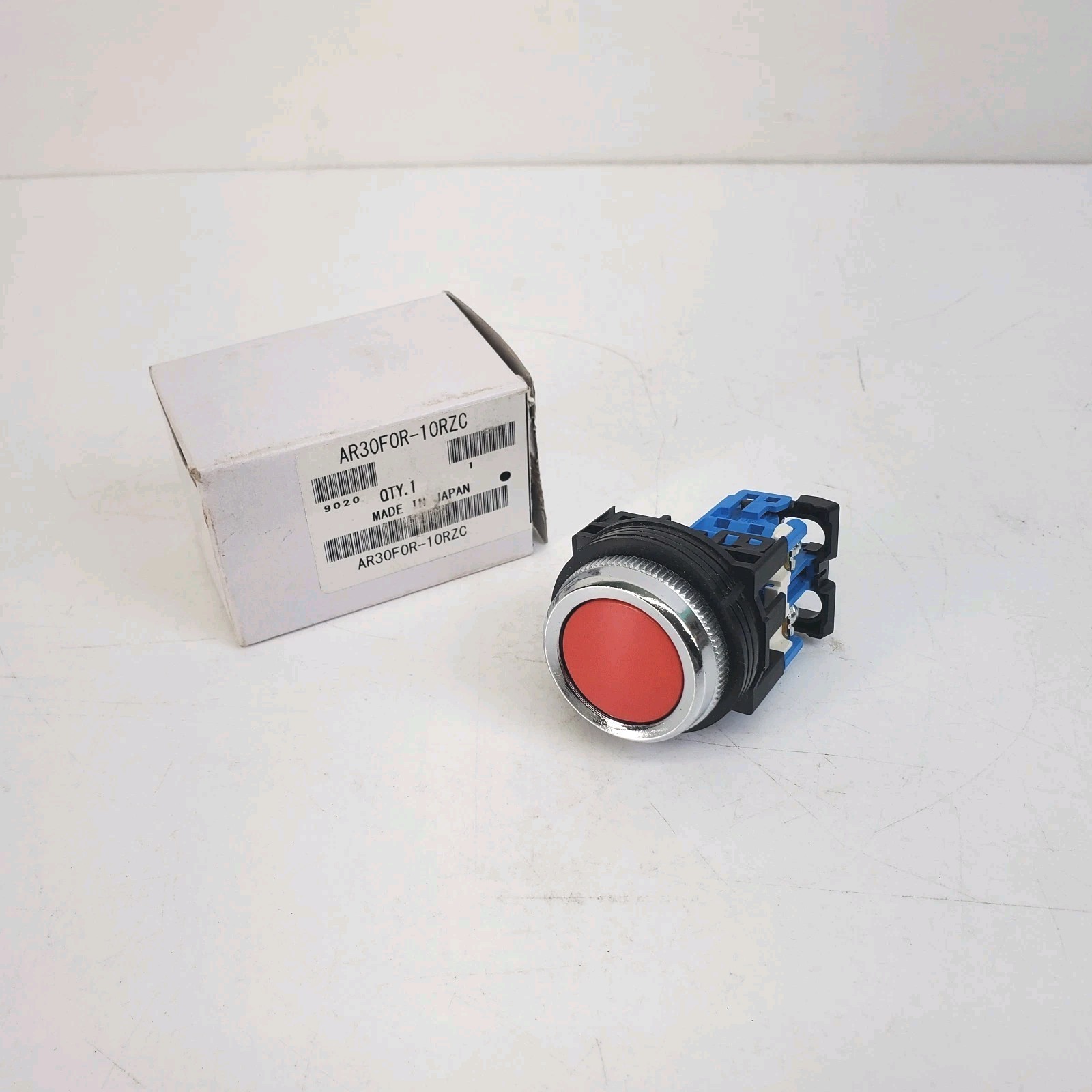 Fuji Electric Push Button AR30F0R-10RZC Red 35mm Round NIB