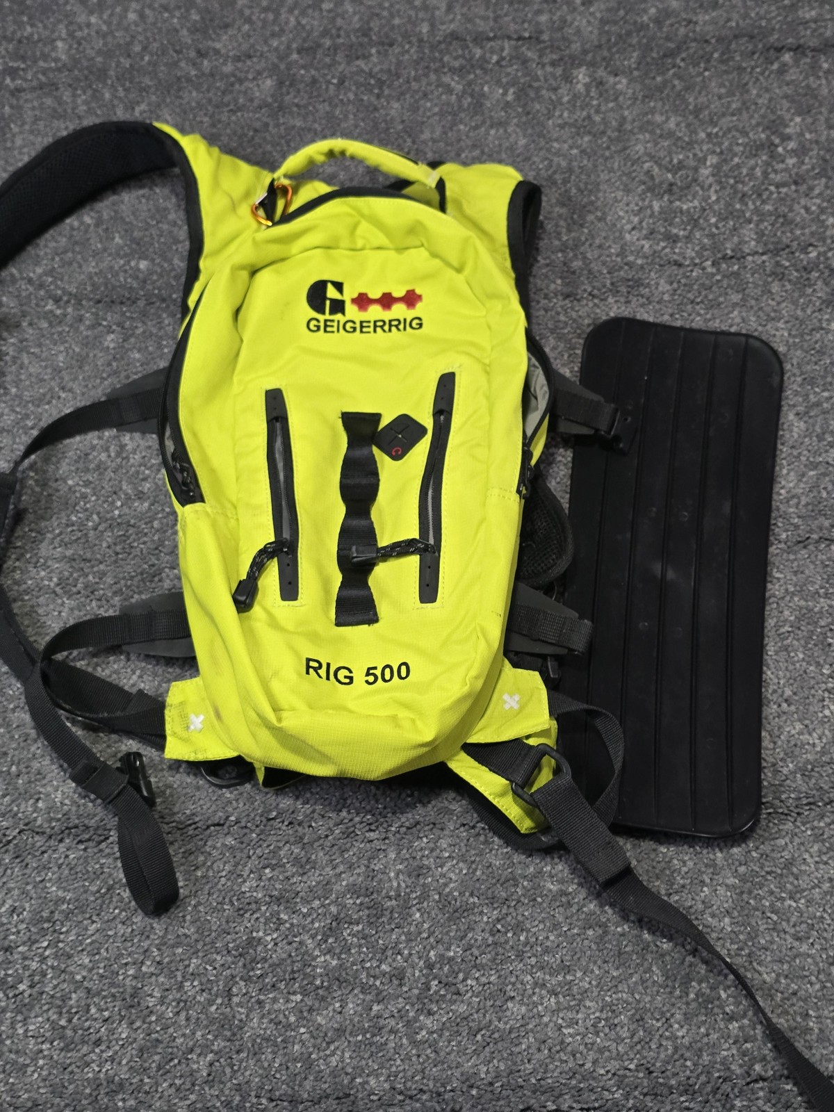 GEIGERRIG RIG 500 Hydration Backpack Yellow 10L Hiking Pack Mens One Size