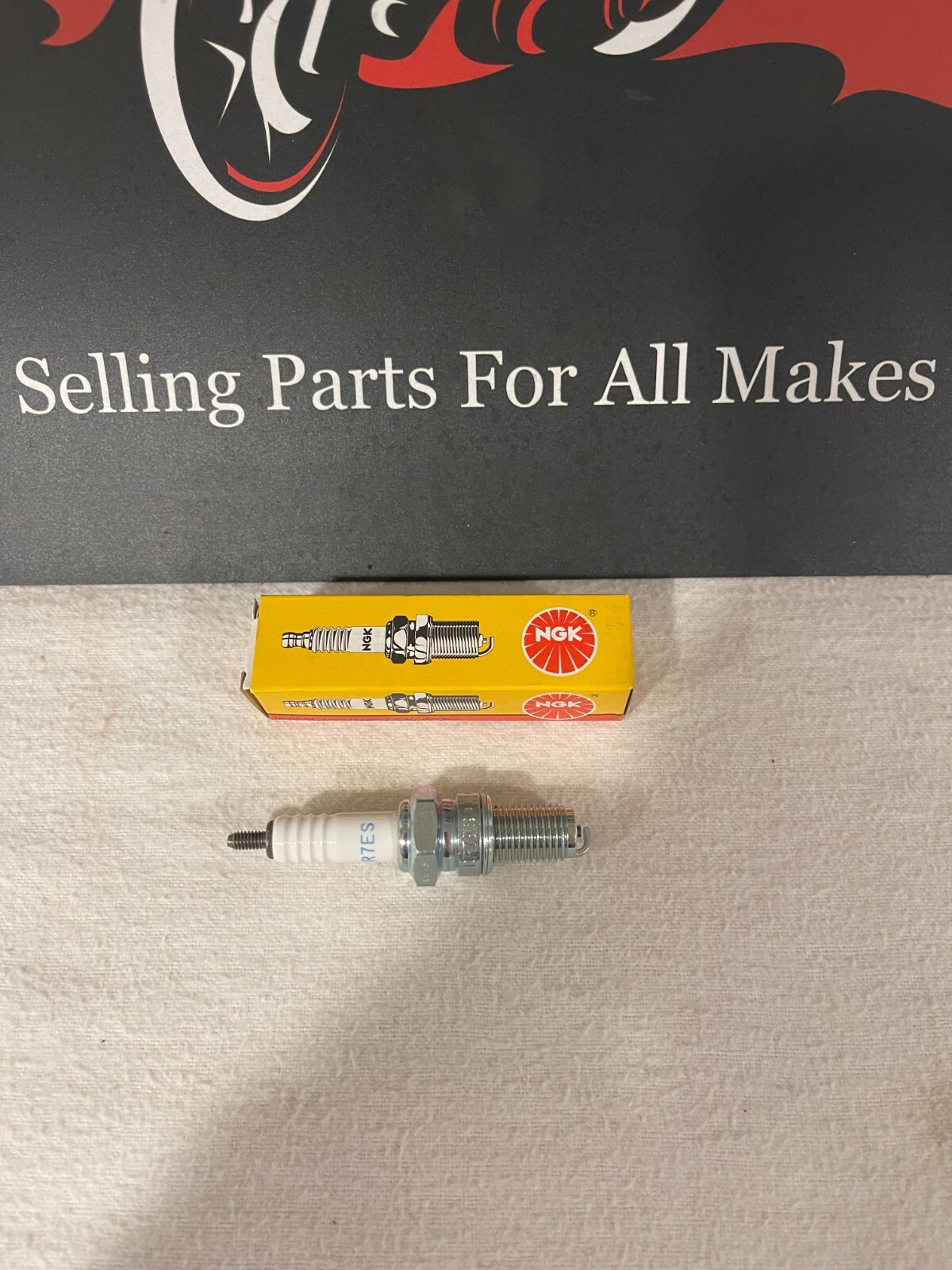 NGK Spark Plug DR7ES 3123 NOS Part