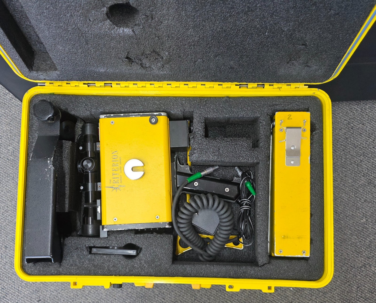 LTI TECHNOLOGY  CRITERION 400 SURVEY LASER RANGE FINDER  METER. W/ ORIGINAL CASE