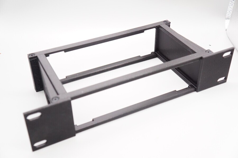 Rack Mount Bracket 9,5Zoll for Focusrite 4i4 Scarlett USB Audo Interface 3rd Gen