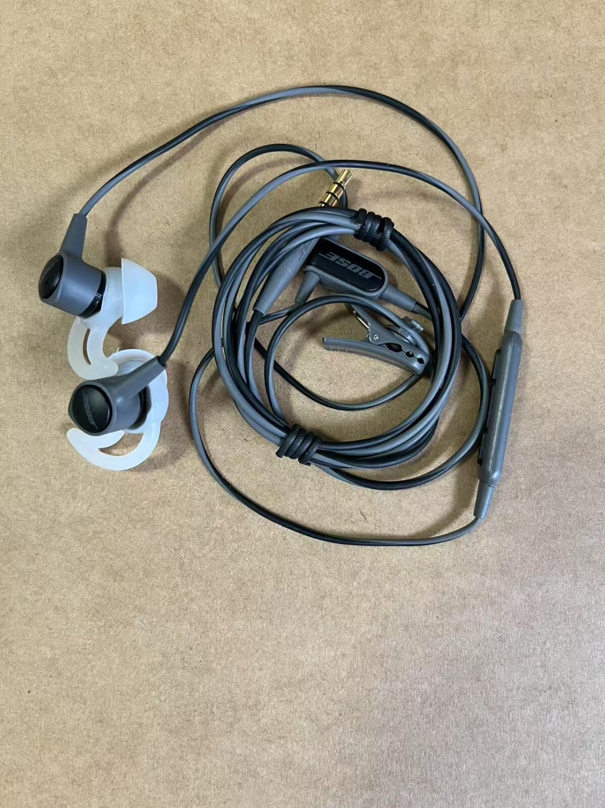 Bose SoundTrue Ultra in-ear Headphones Headsets for Apple ios - Charcoal Black