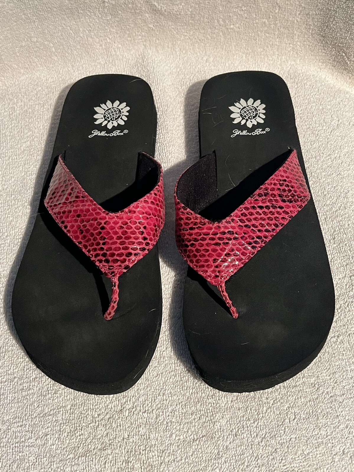 Yellow Box Flip Flops Sandals Strawberry Pink Faux Reptile Women’s Sz 7 EUC