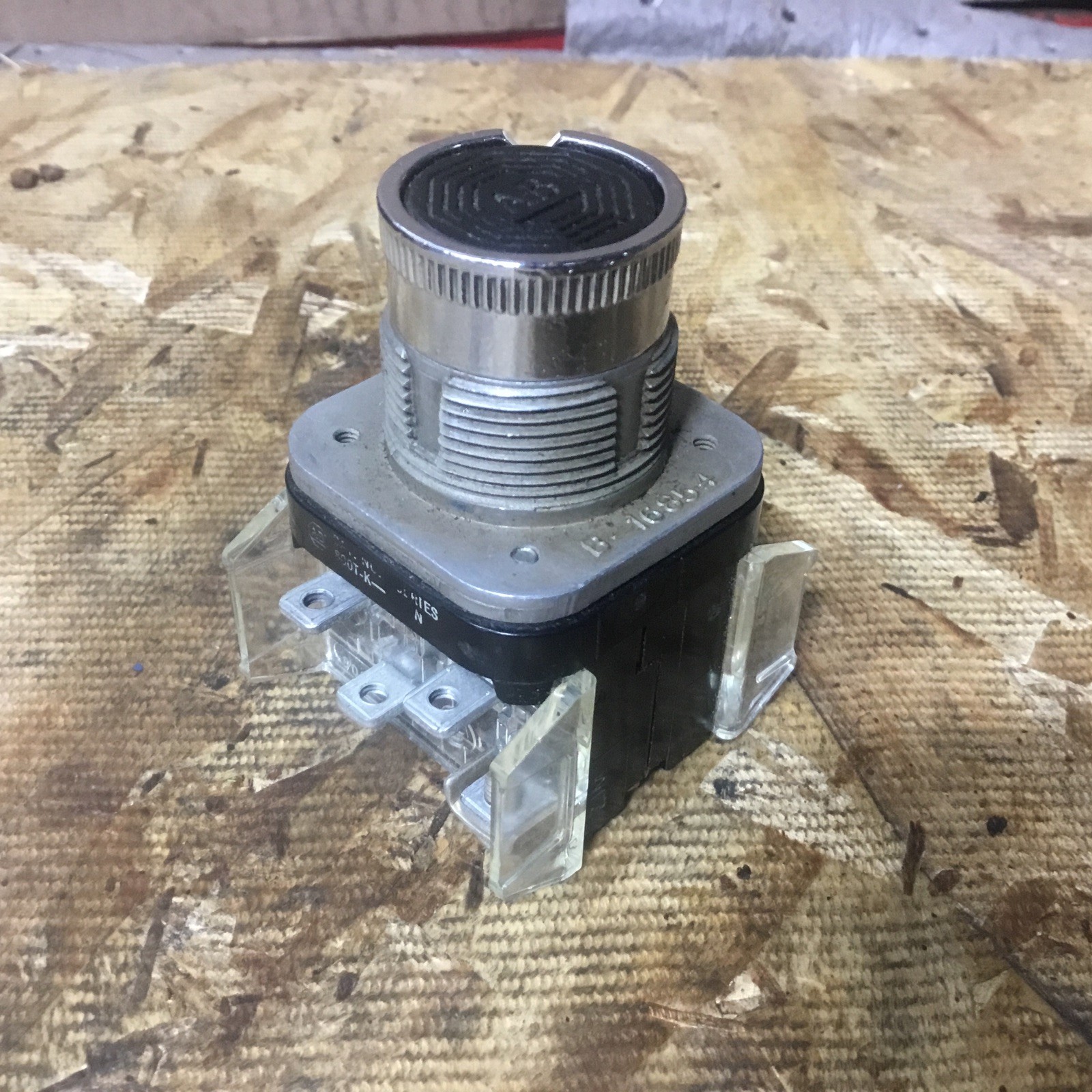 Allen Bradley 800T-K2B Selector Switch Pushbutton combo Ser P