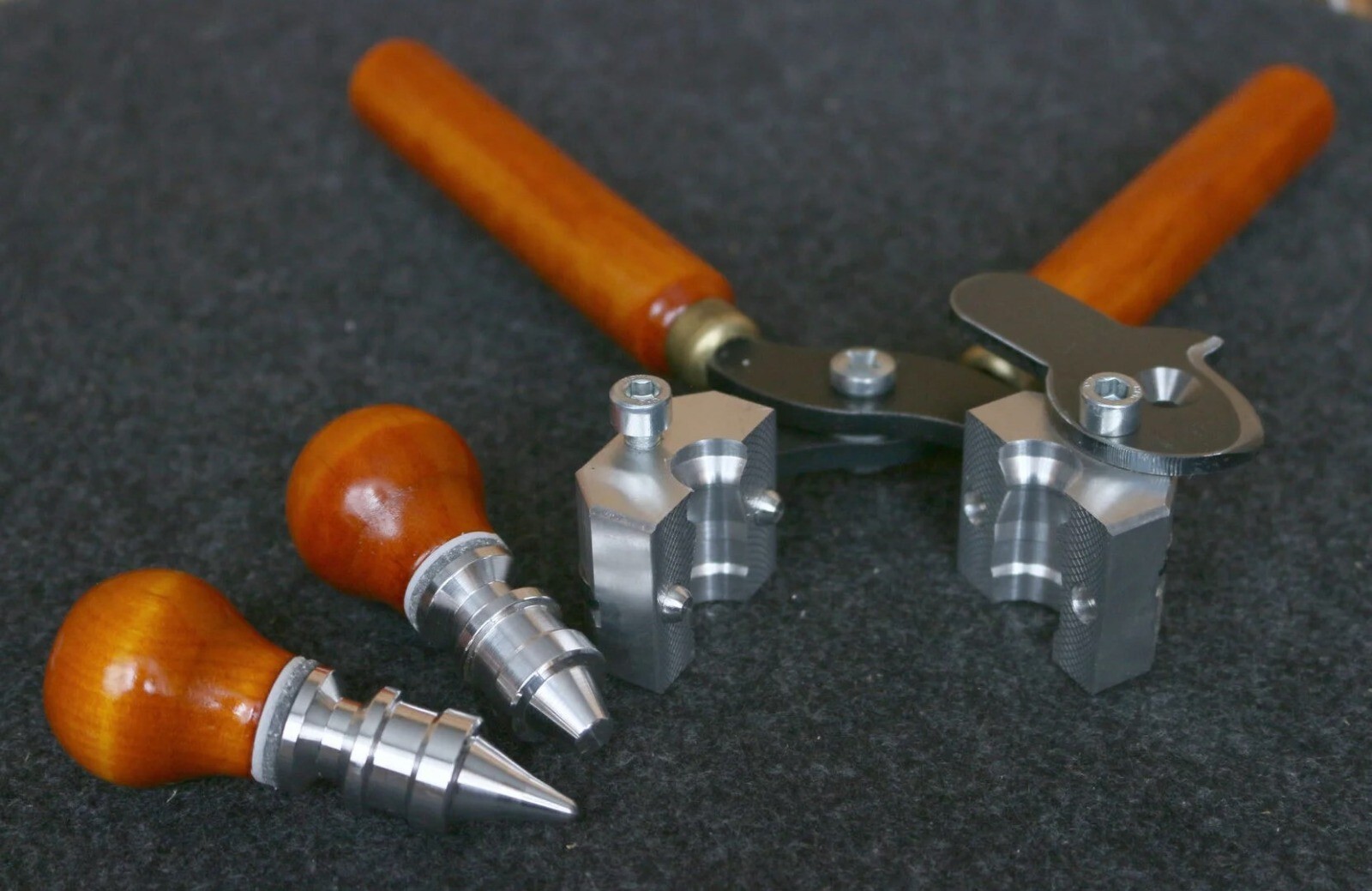 Mold for casting Luman bullets 12 gauge, made in Russia, 2 cores
