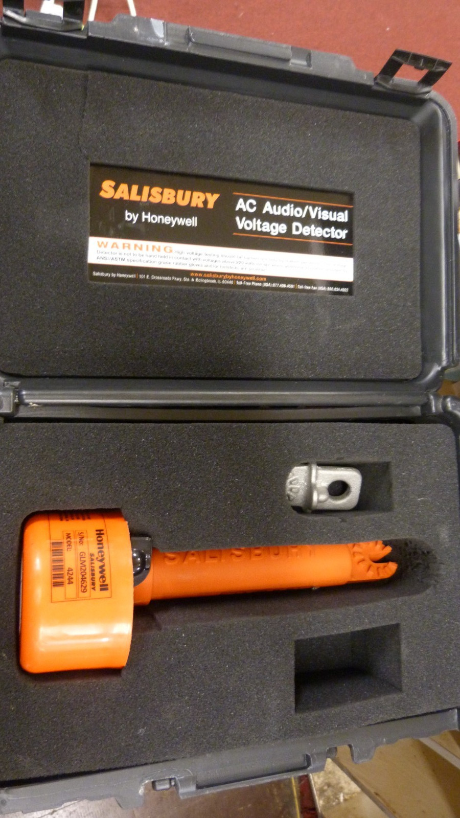 SALISBURY by Honeywell Model 4244 AC Audio Visual  VOLTAGE DETECTOR w/ Case