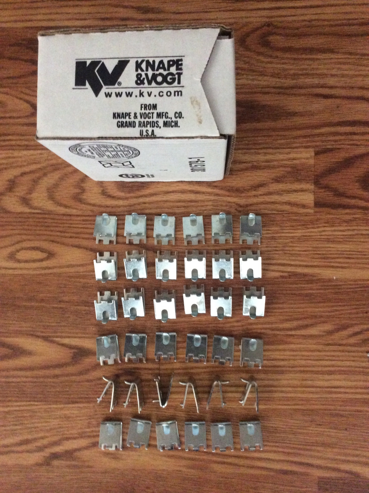 Knape & Vogt 238 Anochrome Finish Shelf Support Clips 36 pieces New Lot Of 36