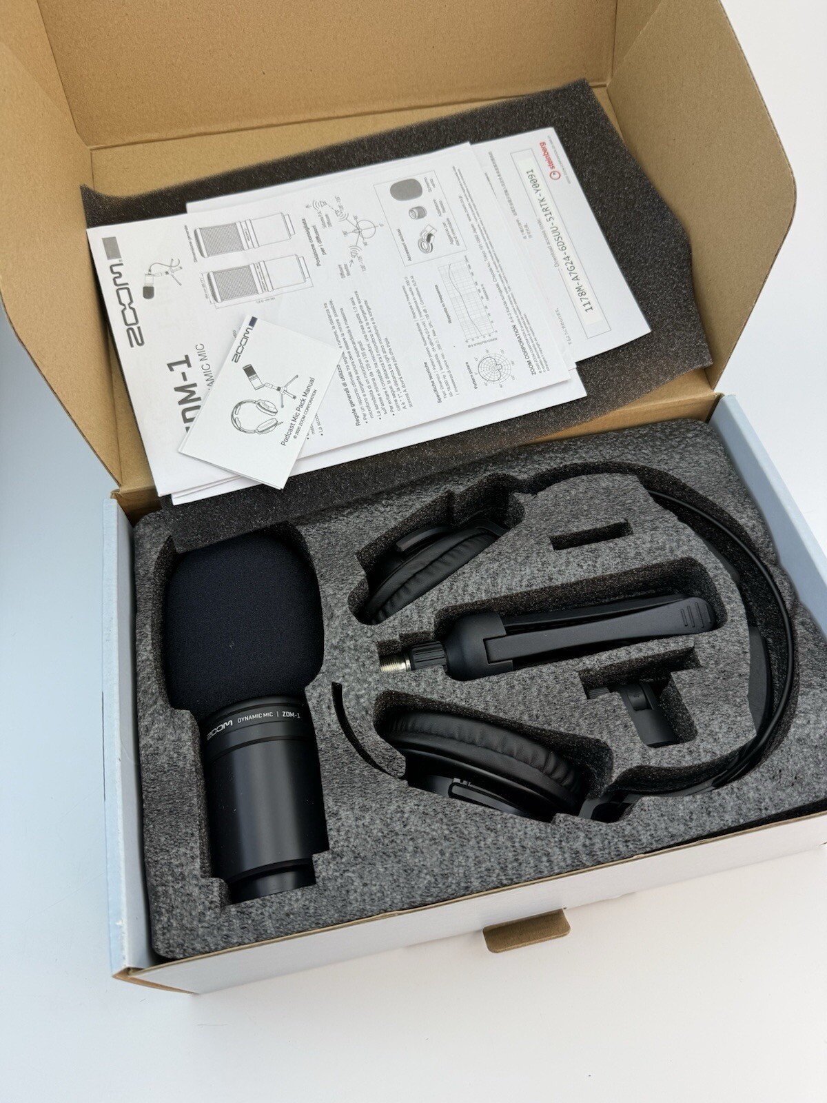 Zoom ZDM-1 Podcast Microphone Pack Accessory Bundle