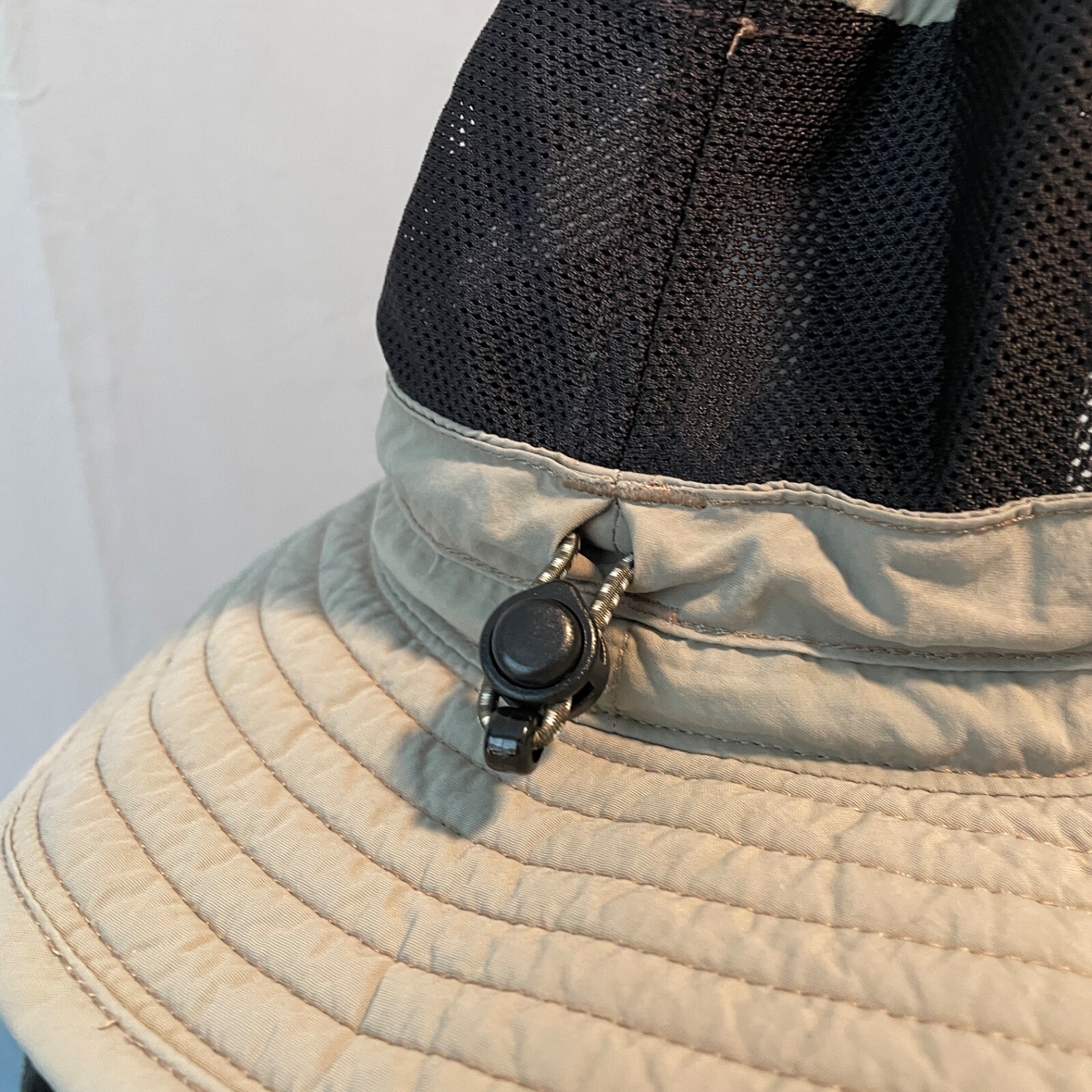 Columbia Unisex Omni-Shade Wide Brim Hat One Size Beige/Black