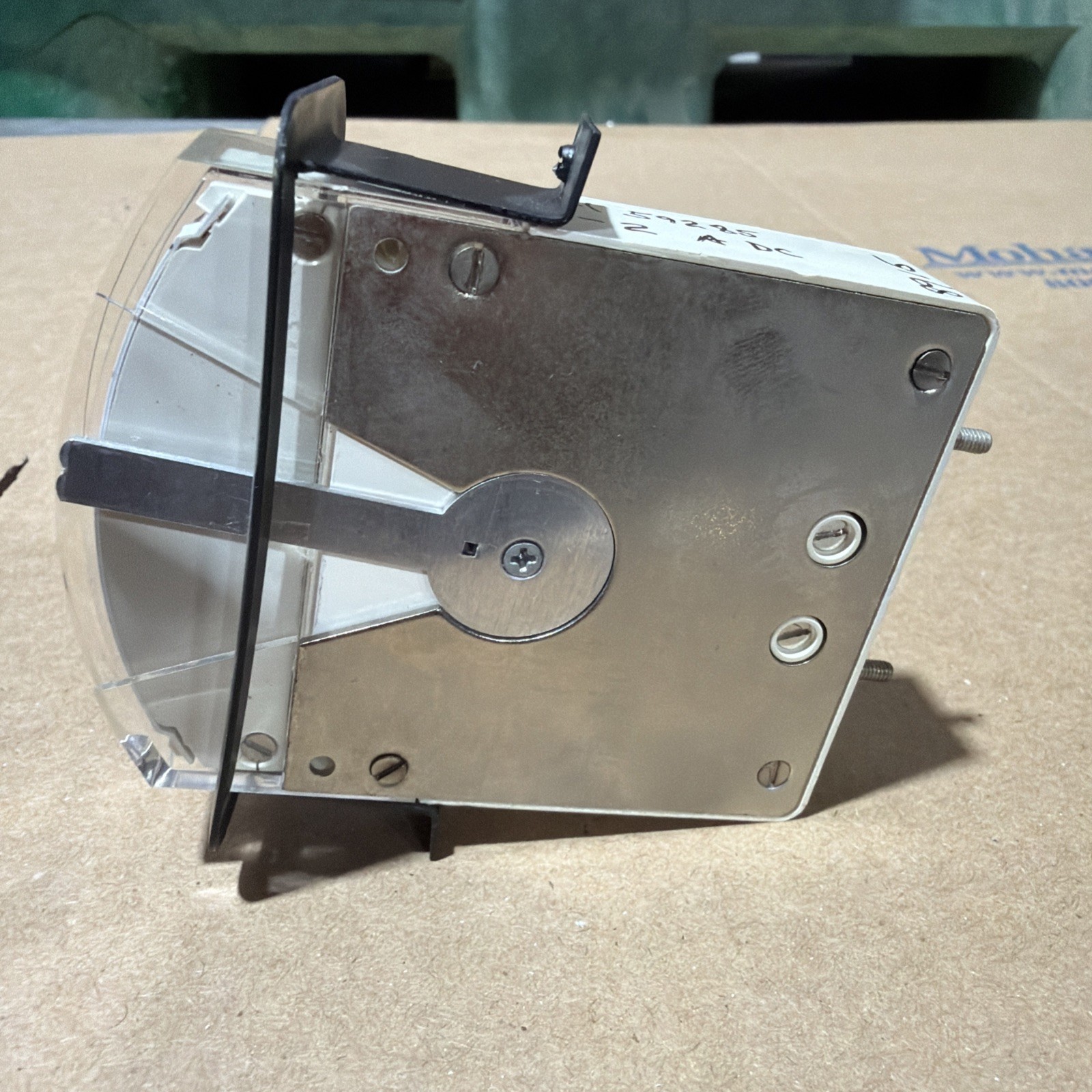 INTERNATIONAL INSTRUMENT 1136 VERTICAL METER