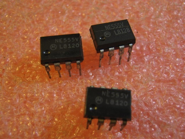 NE555V Lot of 3 NOS Pieces from Motorola