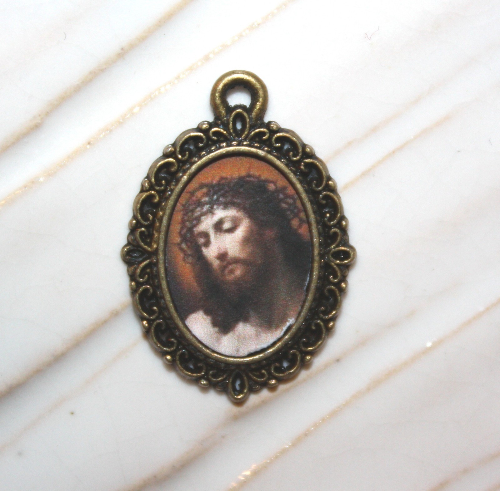 Jesus Crowned with Thorns Mini Medal/Add to Rosary, etc./Silver or Bronze