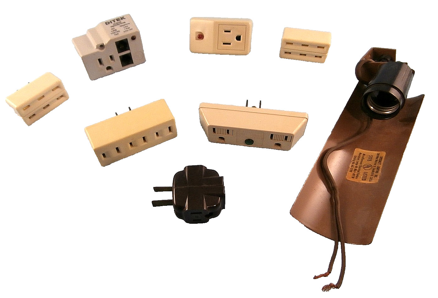 8 LOT OF AC CURRENT ELECTRICAL SURGE SOCKETS AND PLUGS PICTURED
