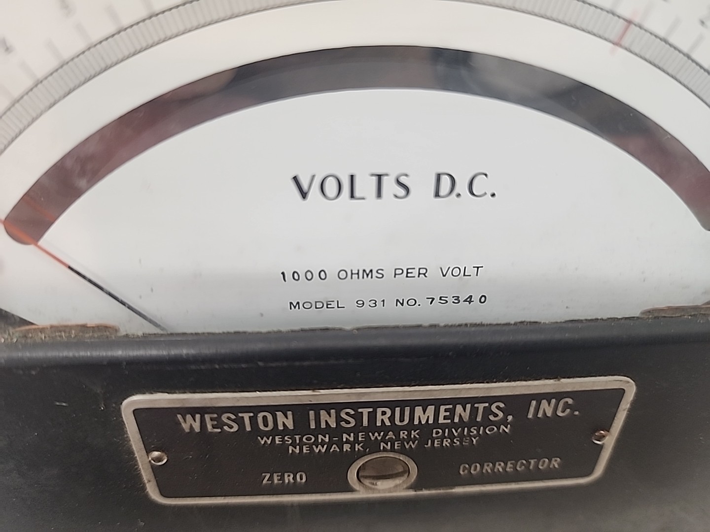 NICE! Vintage DC Voltmeter: Model 931, Electrical Tools. 3V 1000 Ohms