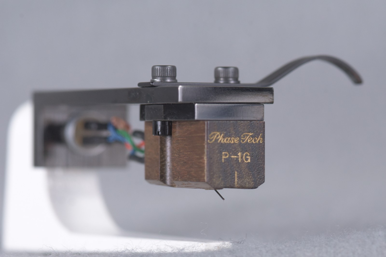 Phase Tech P-1G MC Cartridge W/ Phase Tech CS-1 Headshell Sold As Is [Junk]