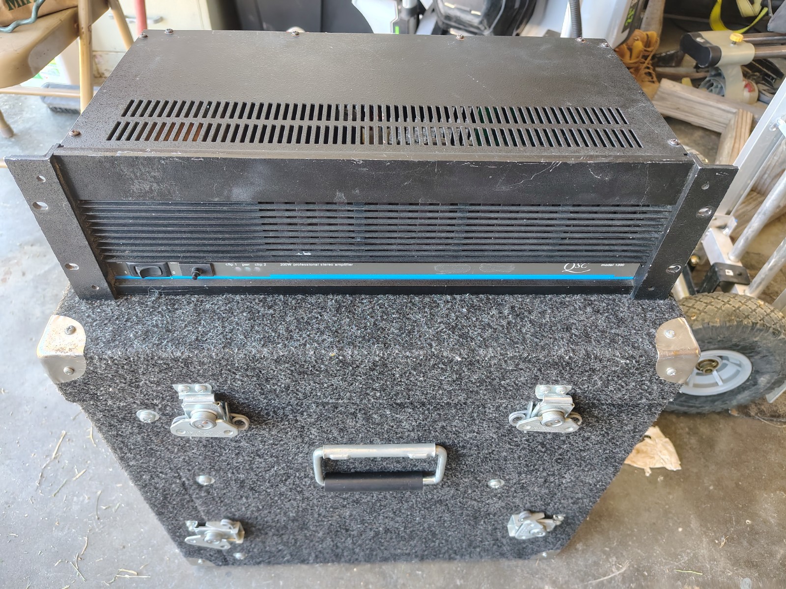QSC Model 1200 2-Channel Power Amplifier