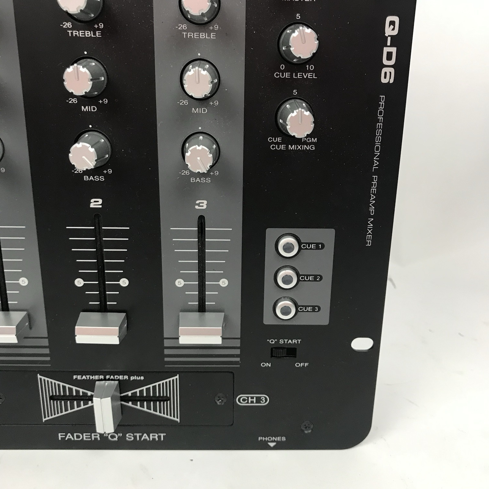 American Audio Q-D6 PreAmp Mixer W/ 2 Flex 100 MP3 CD Player, Rolling Case