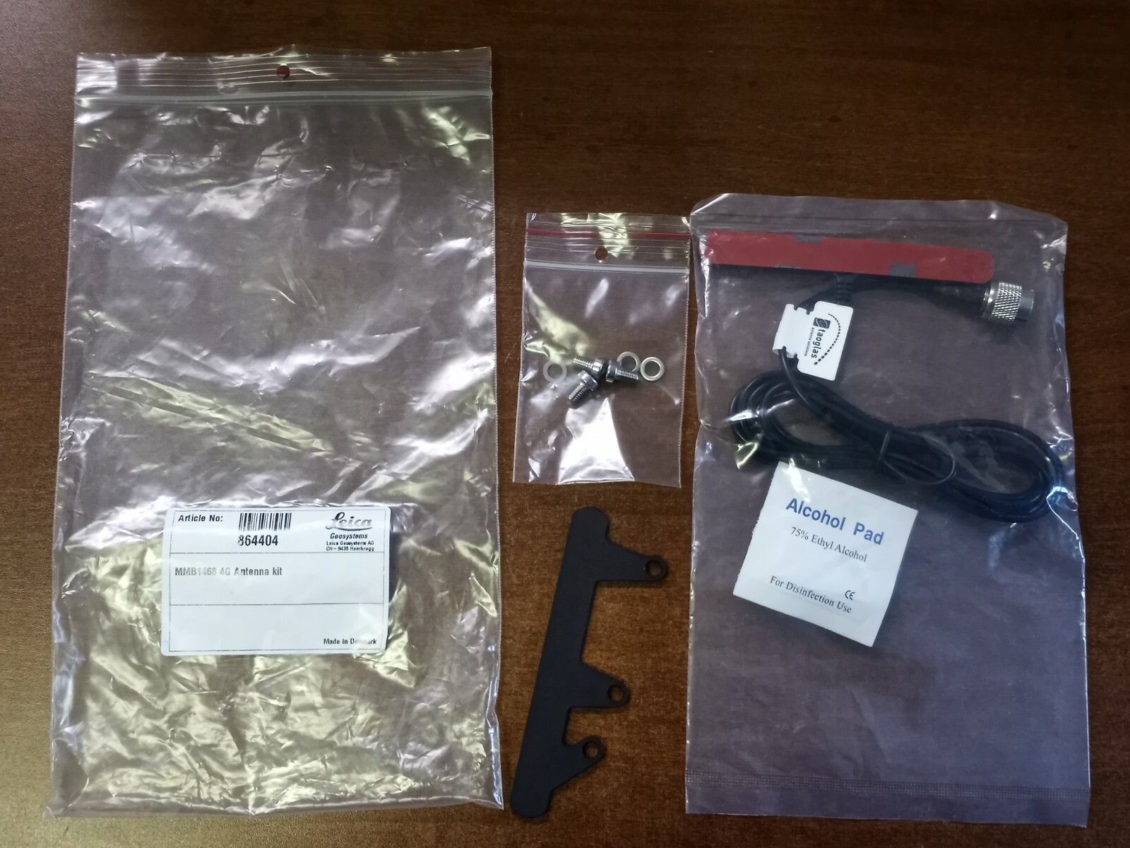 Leica MMB1468 4G Antenna Kit Window Mount & Holder for Docking Station, 864404