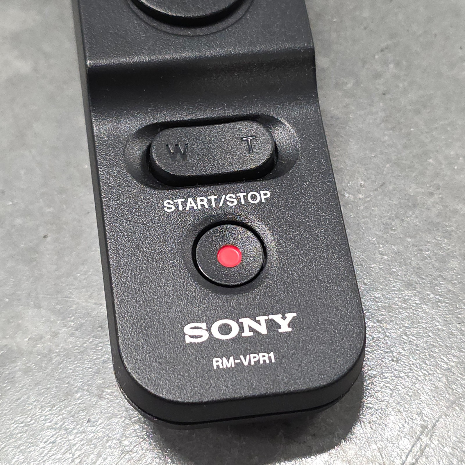 Sony RM-VPR1 Remote Control Does Not Have Multi-Terminal Cable or Clip
