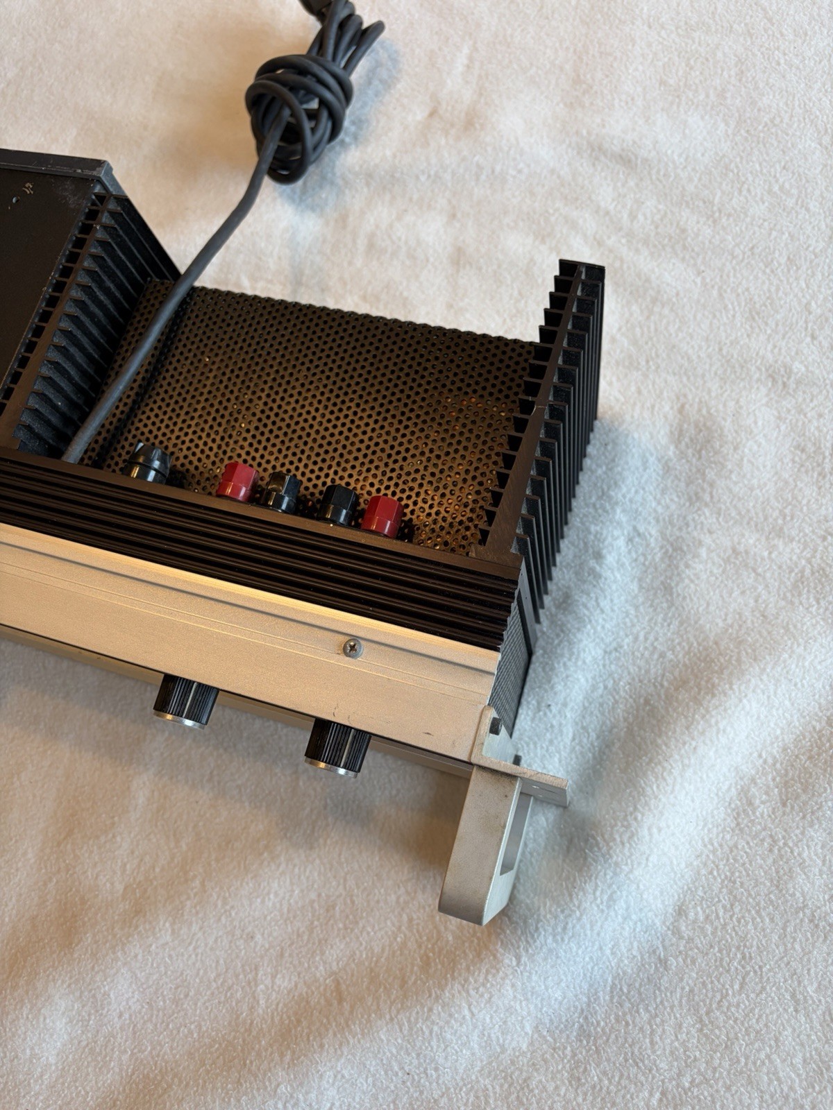 Crown D150A Stereo Power Amplifier/Rack Handles Excellent Working (Unit#1)