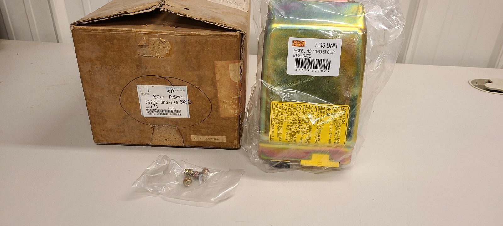 GENUINE NOS OEM HONDA SRS CONTROL MODULE 77960-SP0-L81