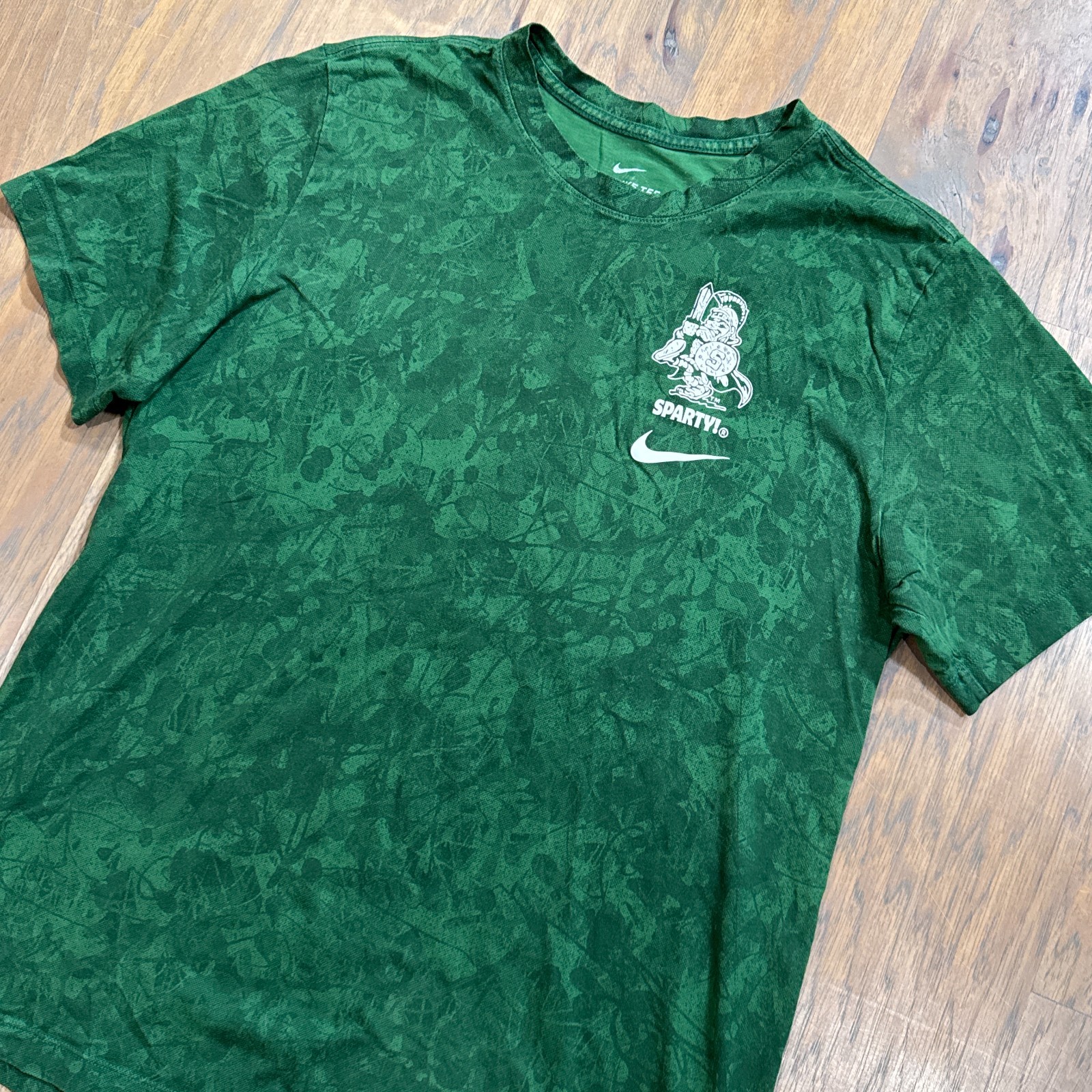 Michigan State Spartans Shirt Mens L Green Camo Nike Dri Fit Sparty Graphic NCAA
