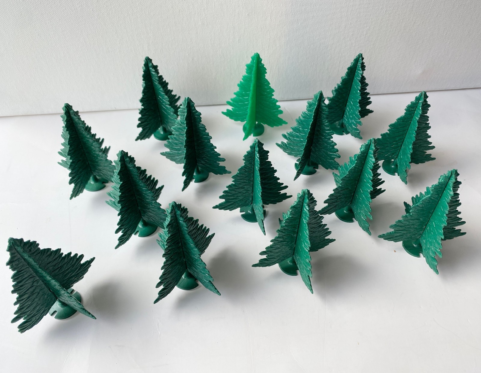 Plasticville - O-O27 - #TR-6 Spruce Trees DARK Green & Green - Lot Of 14