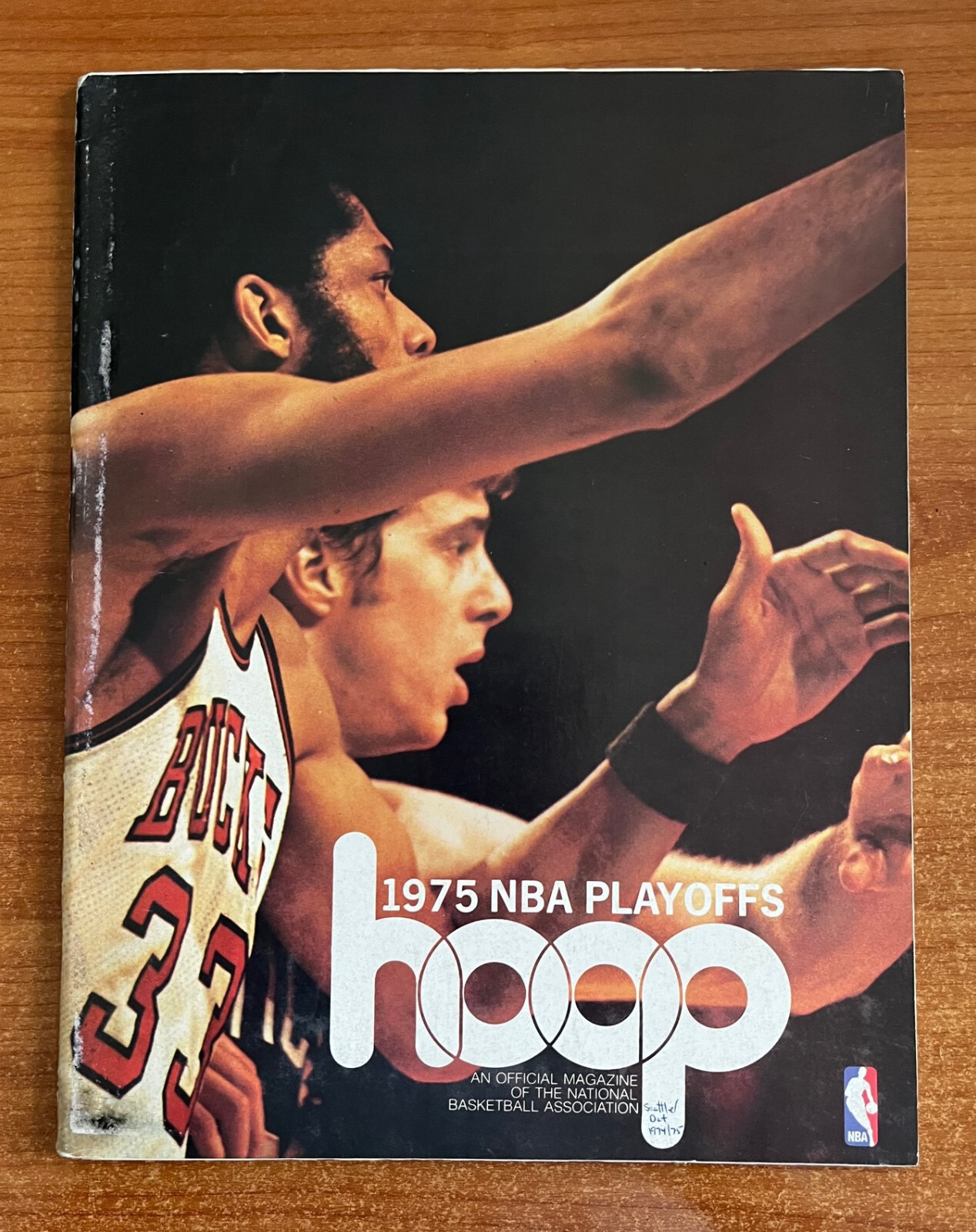 vintage 1975 NBA SEATTLE SONICS @ DETROIT PISTONS PLAYOFF BASKETBALL PROGRAM