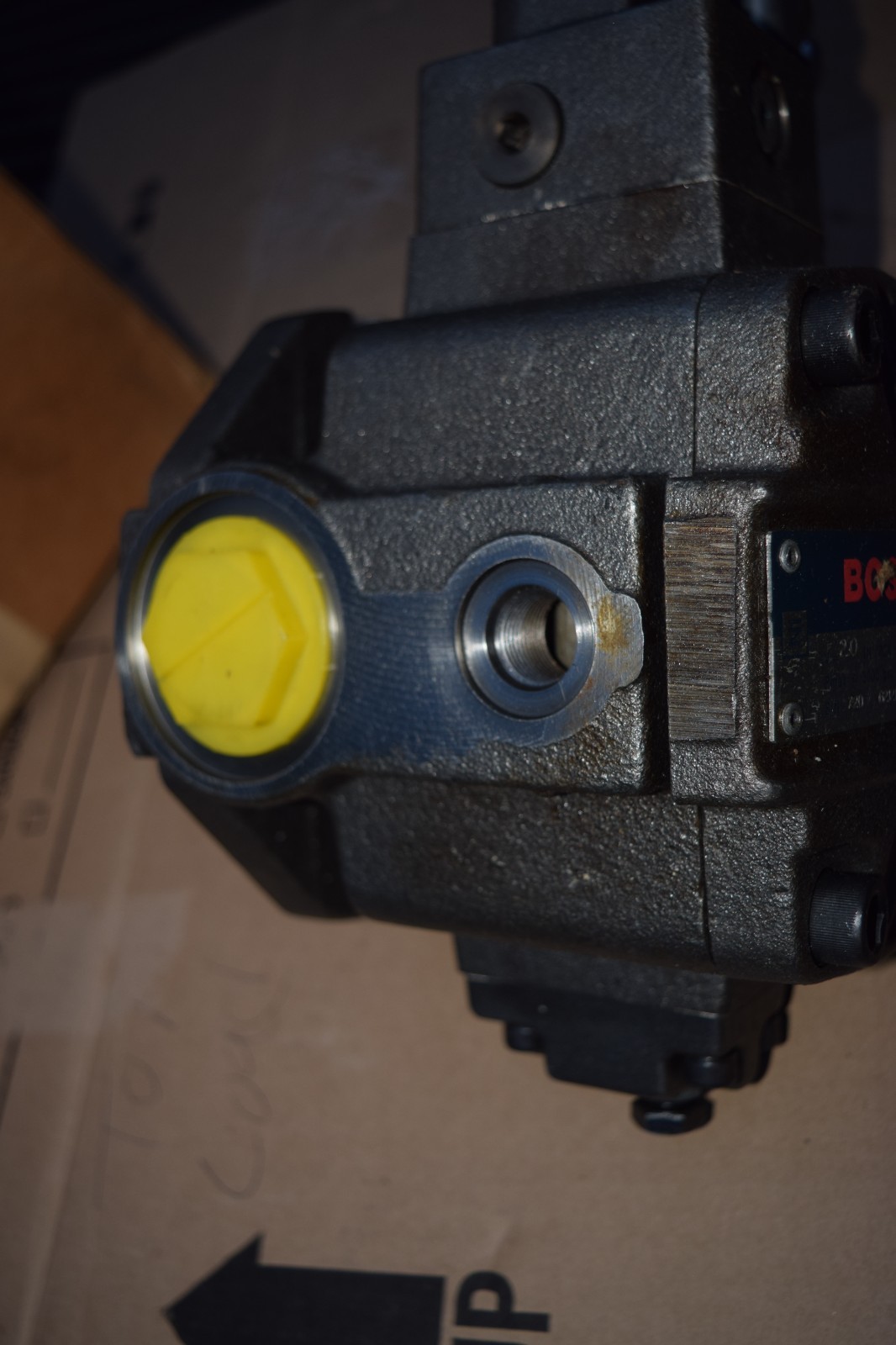 BOSCH 0513500220 Vane Pump