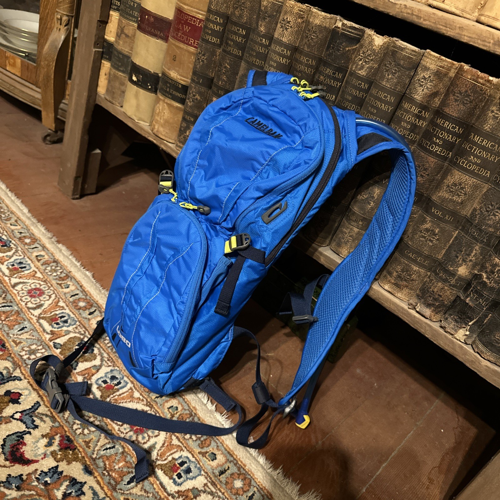 Camelbak Lobo Blue/Black Hydration Pack Hiking Trail Backpack