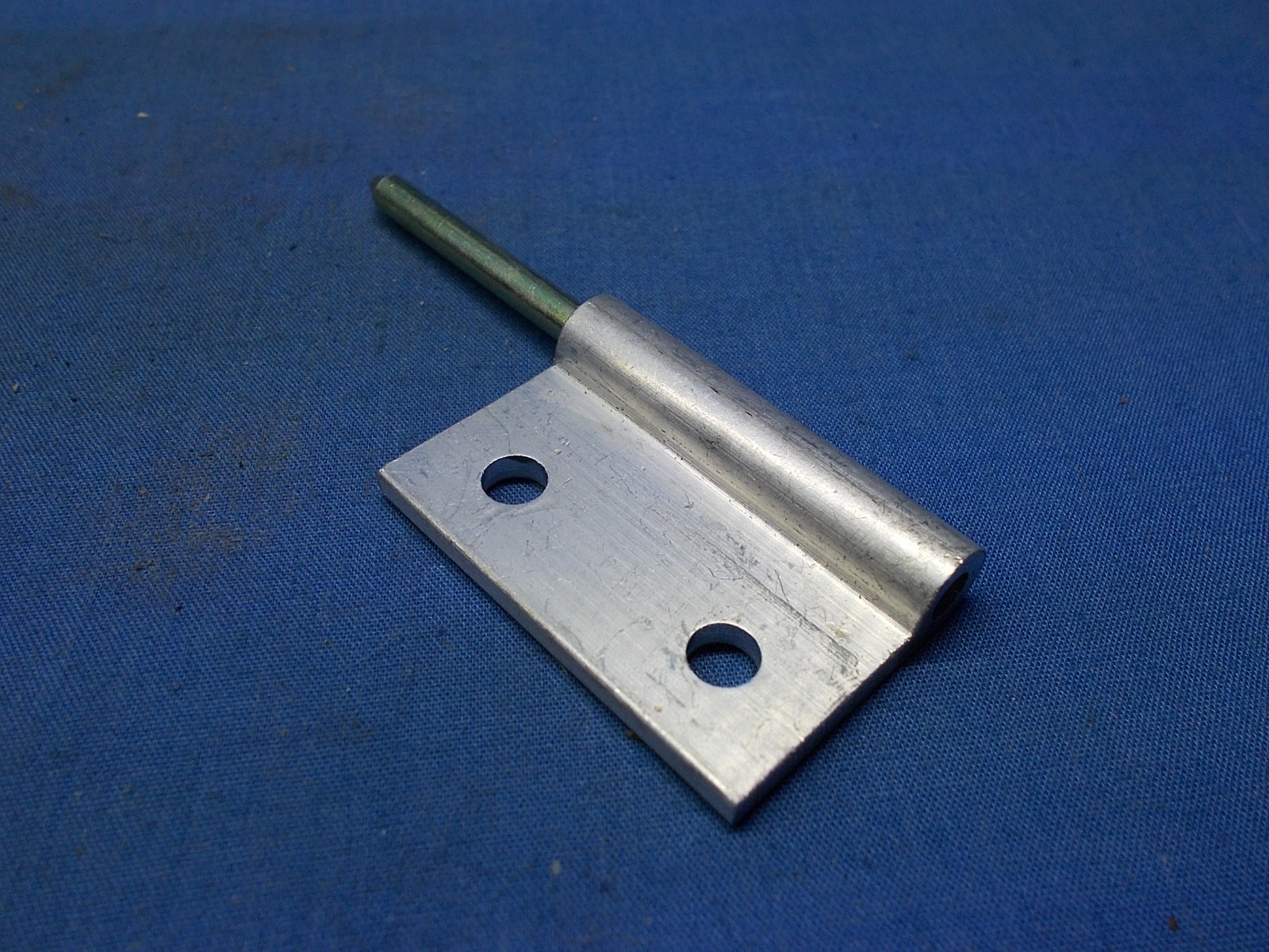 Yamaha 8V0-2195X-00. OEM Bracket 2. Fits Yamaha PZ480 EX570 Applications.